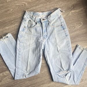 Attitude Early 2000s Y2K Light Wash High-Waist Distressed Mom Jeans